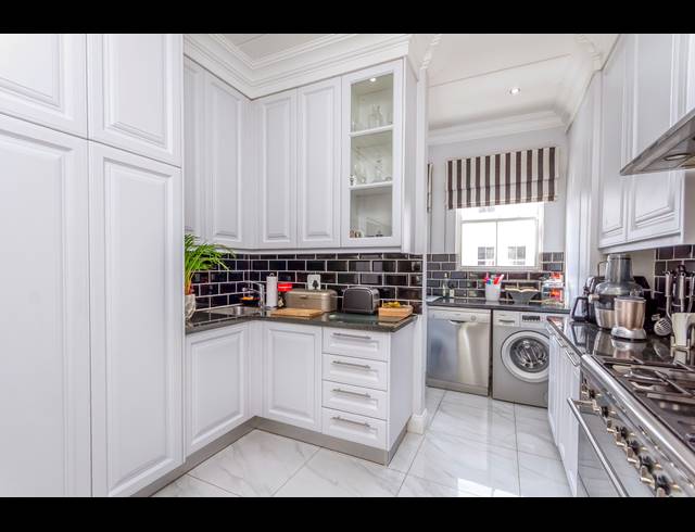 3 BEDROOM TOWNHOUSE TO LET IN BRYANSTON